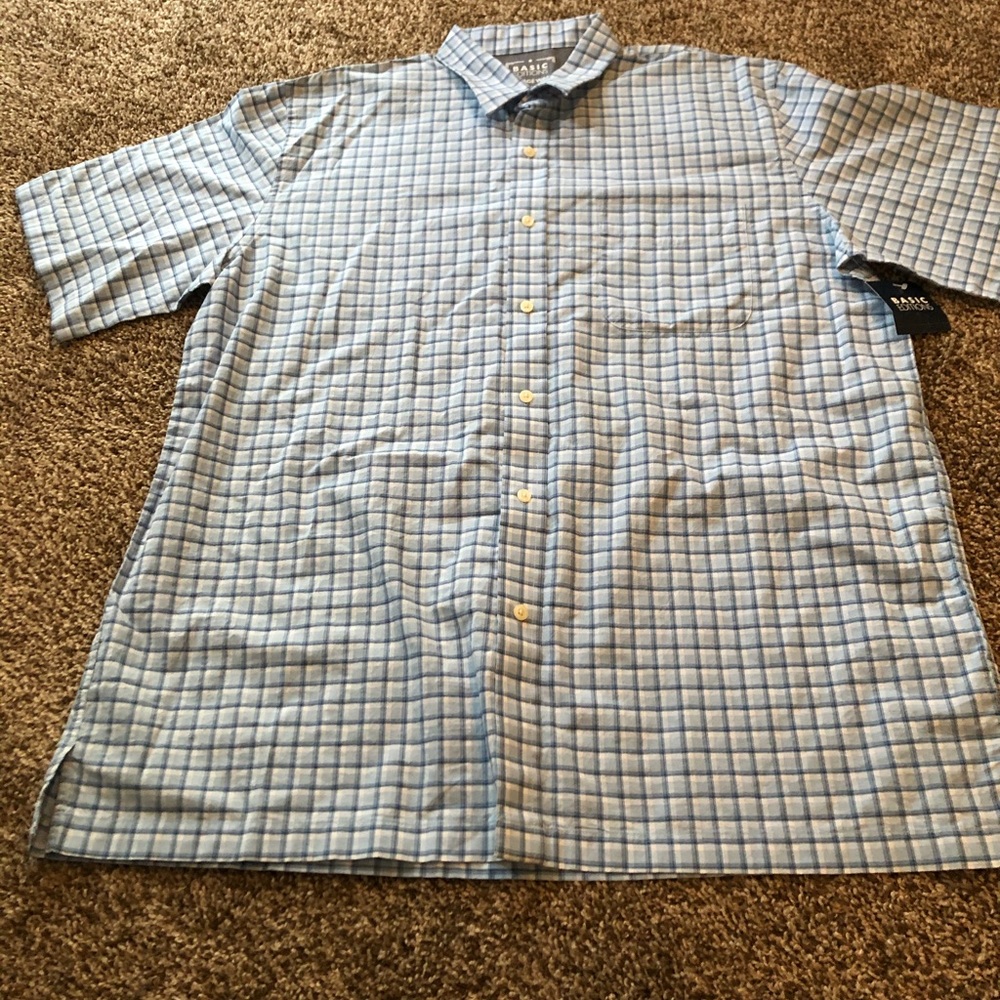 Button up shirt NWT ! XL